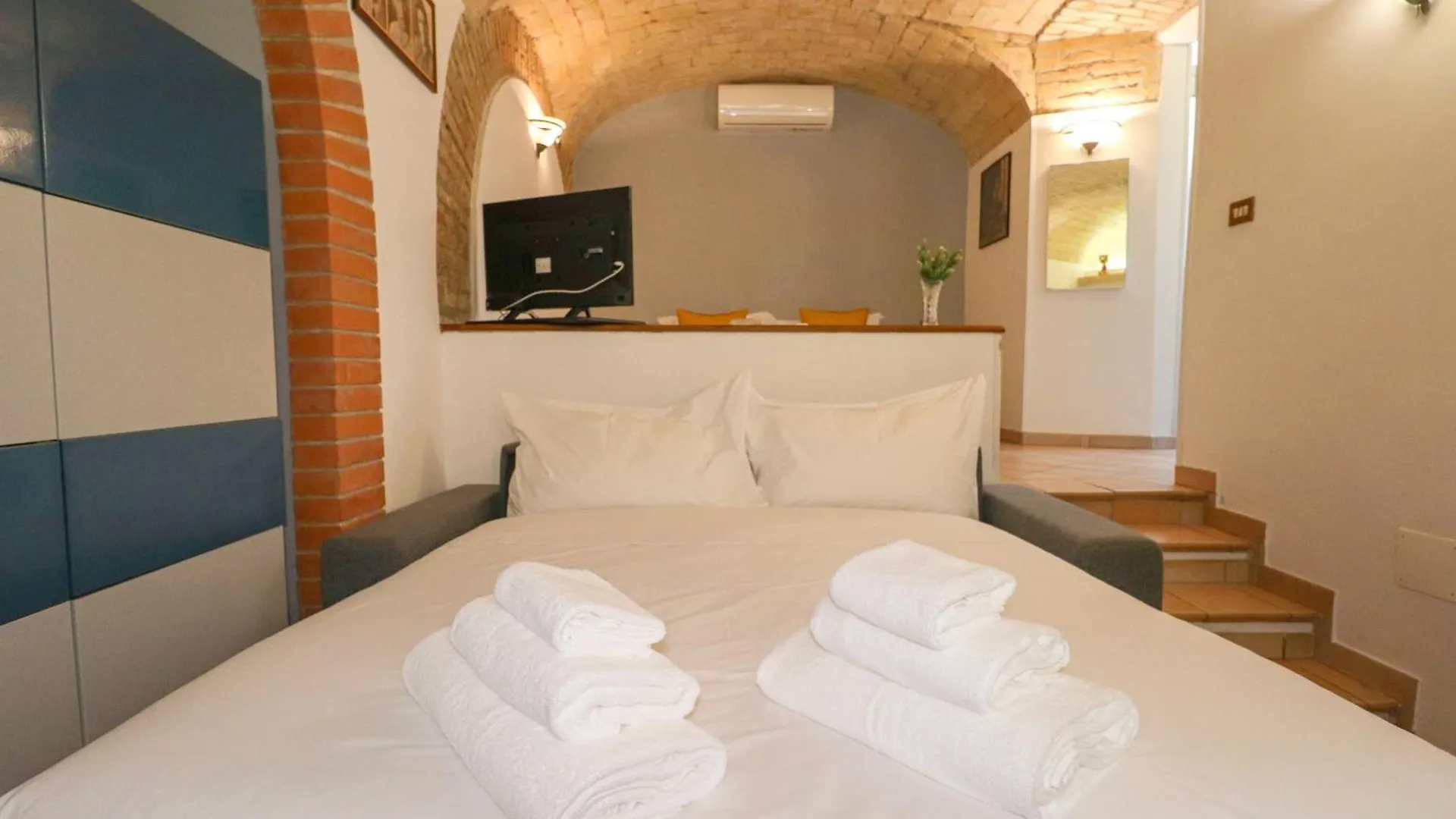 Rome Centre 5Min - Cozy Apartment & Patio 0*,  Italy